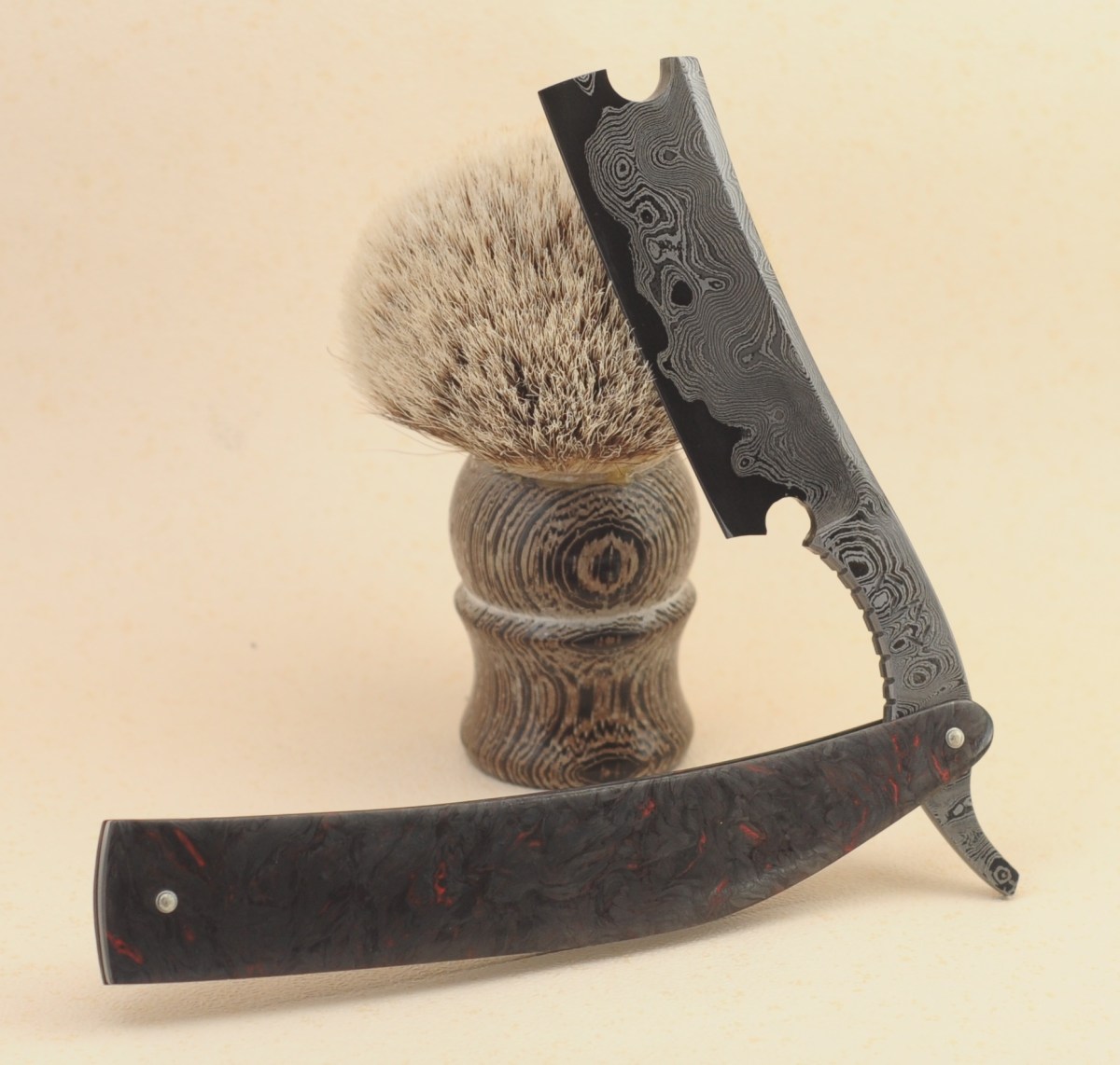 Meteorite steel razor – Snailforge
